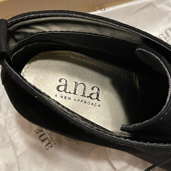 Black Velvet Lace Up Tasseled Block Heel Bootie - Picture 7 of 10